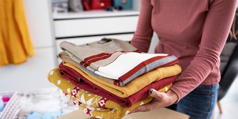 How to Efficiently and Safely Pack Clothes for Moving Photo